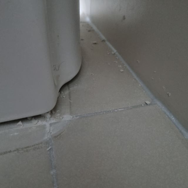 변기 둘레 백시멘트 걷어내고 실리콘으로 8