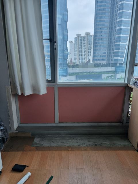 오피스텔 창가 수납장 철거 5